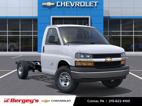 New 2026 Chevrolet Express 3500 w/ Power Convenience Package image 9