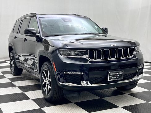 Used 2023 Jeep Grand Cherokee L Limited AWD/4WD image 2