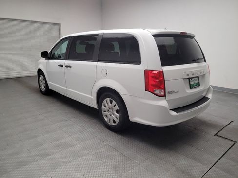 Used 2019 Dodge Grand Caravan SE w/ UConnect Hands-Free Group FWD image 5