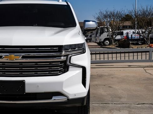 Used 2023 Chevrolet Suburban Premier image 51