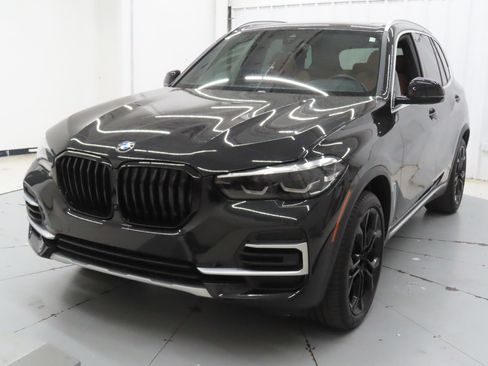 Used 2023 BMW X5 xDrive40i w/ Premium Package AWD/4WD image 8