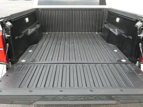Used 2025 Toyota Tacoma TRD Off-Road AWD/4WD image 30