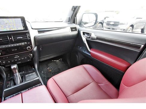 Used 2023 Lexus GX 460 Premium image 10