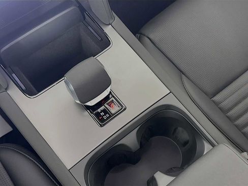 New 2025 Land Rover Discovery Sport S image 17