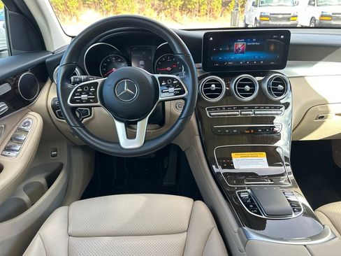 Certified 2022 Mercedes-Benz GLC 300 image 2