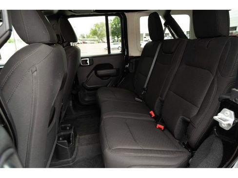 Used 2022 Jeep Wrangler Unlimited Sport AWD/4WD image 13