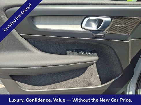 Certified 2024 Volvo XC40 B5 Ultimate w/ Protection Package Premier AWD/4WD image 13