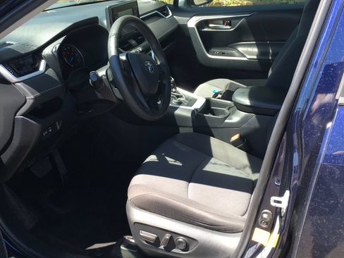 Used 2021 Toyota RAV4 XLE AWD/4WD image 4