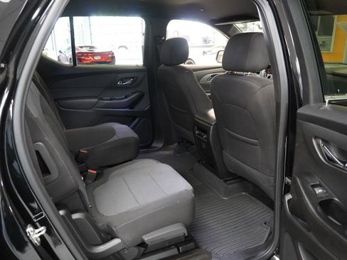 Used 2023 Chevrolet Traverse LT image 22