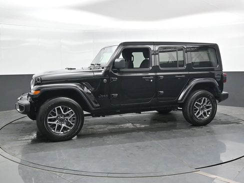 Used 2025 Jeep Wrangler Unlimited Sahara AWD/4WD image 7