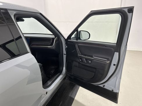 Used 2022 Rivian R1T Adventure image 18