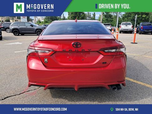 Used 2022 Toyota Camry SE w/ Convenience Package FWD image 12