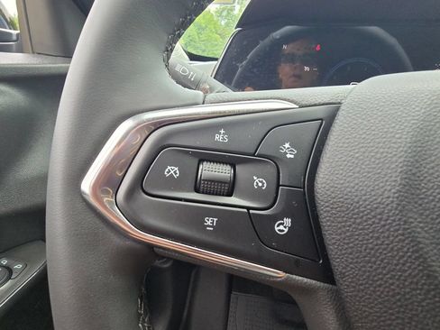 Certified 2026 Chevrolet Trax LT w/ Driver Confidence Package FWD image 24