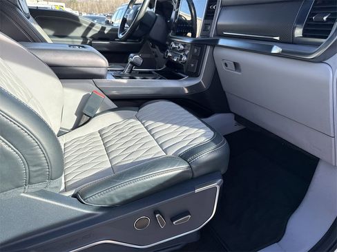 Used 2022 Ford F150 Limited image 15
