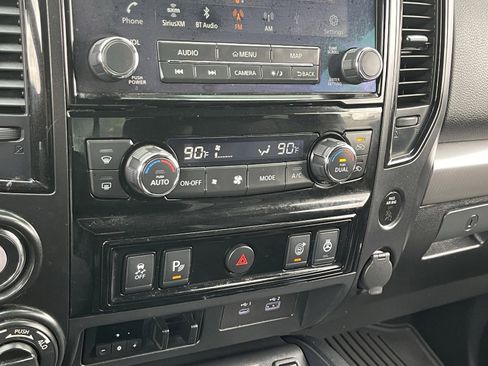 Used 2020 Nissan Titan PRO-4X w/ Pro-4x Convenience Package image 30
