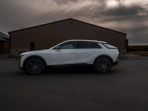 New 2024 Cadillac Lyriq Sport RWD image 3