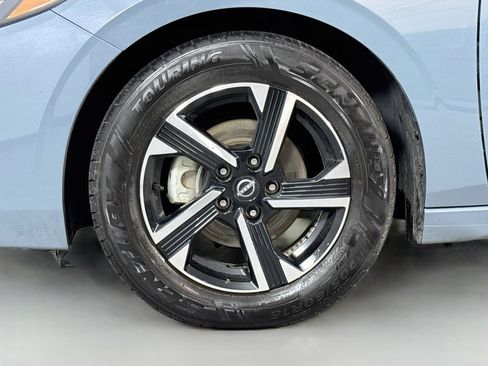 Used 2024 Nissan Sentra SV FWD image 11
