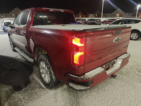 Used 2021 Chevrolet Silverado 1500 Custom w/ LPO, Dark Essentials Package image 4