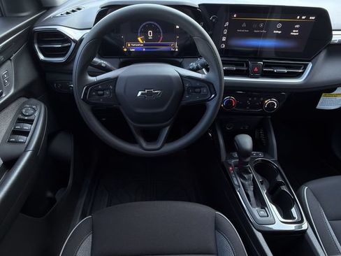 New 2026 Chevrolet TrailBlazer LT w/ Midnight Edition FWD image 11
