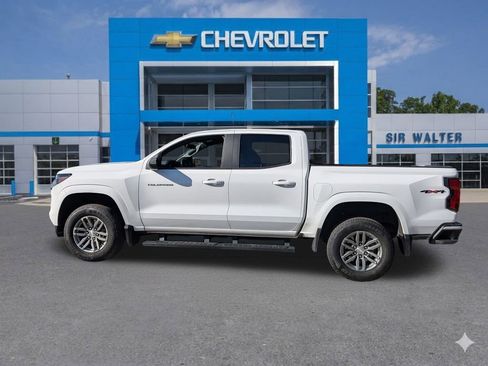 Used 2023 Chevrolet Colorado LT image 2
