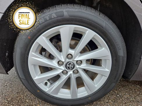 Used 2022 Toyota Camry LE image 13