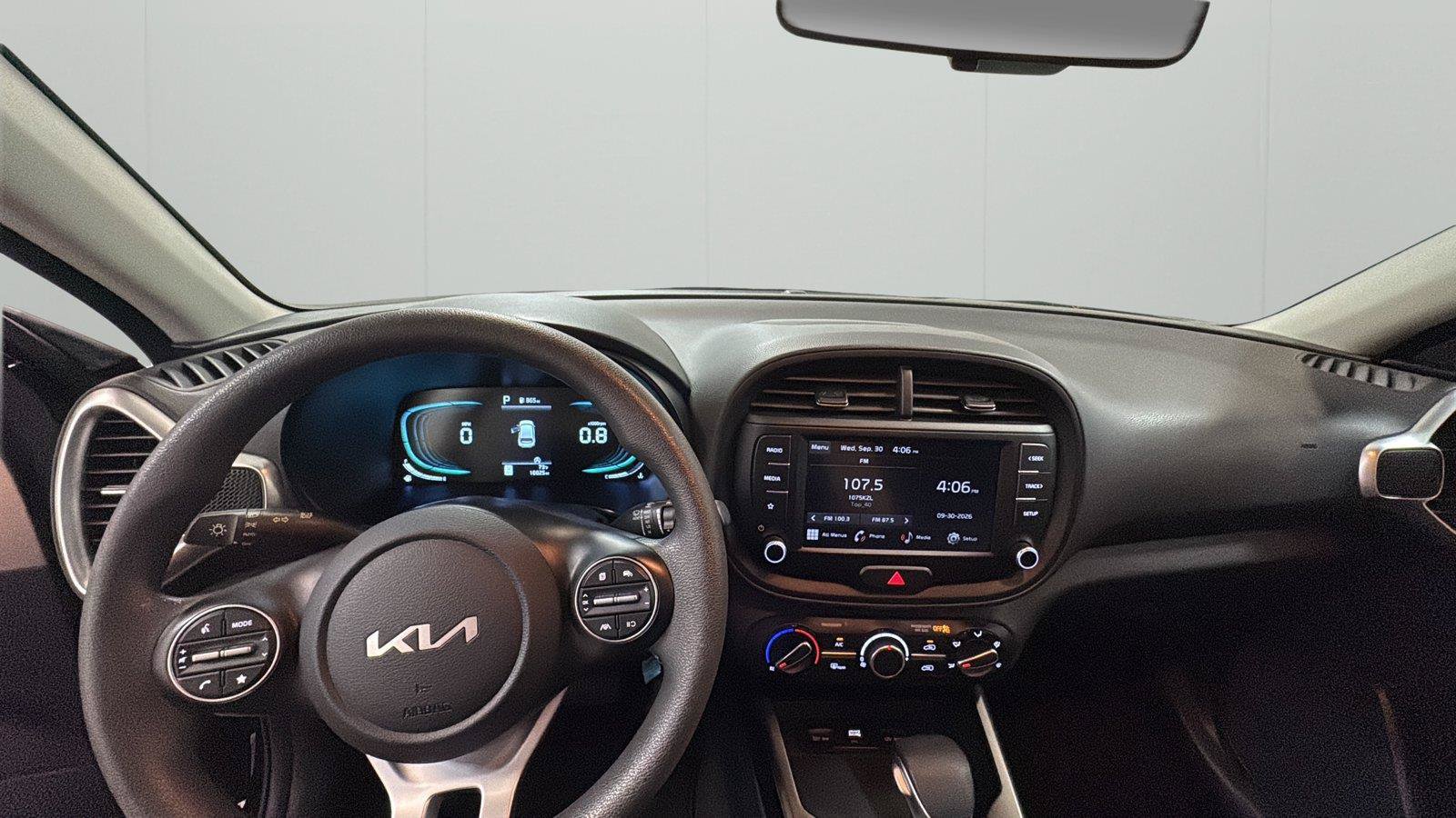 Used 2025 Kia Soul LX w/ LX Technology Package FWD image 20