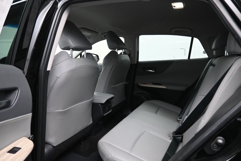Used 2024 Toyota Venza XLE AWD/4WD image 25