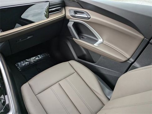 Used 2025 Audi Q5 Premium w/ Convenience Package image 15