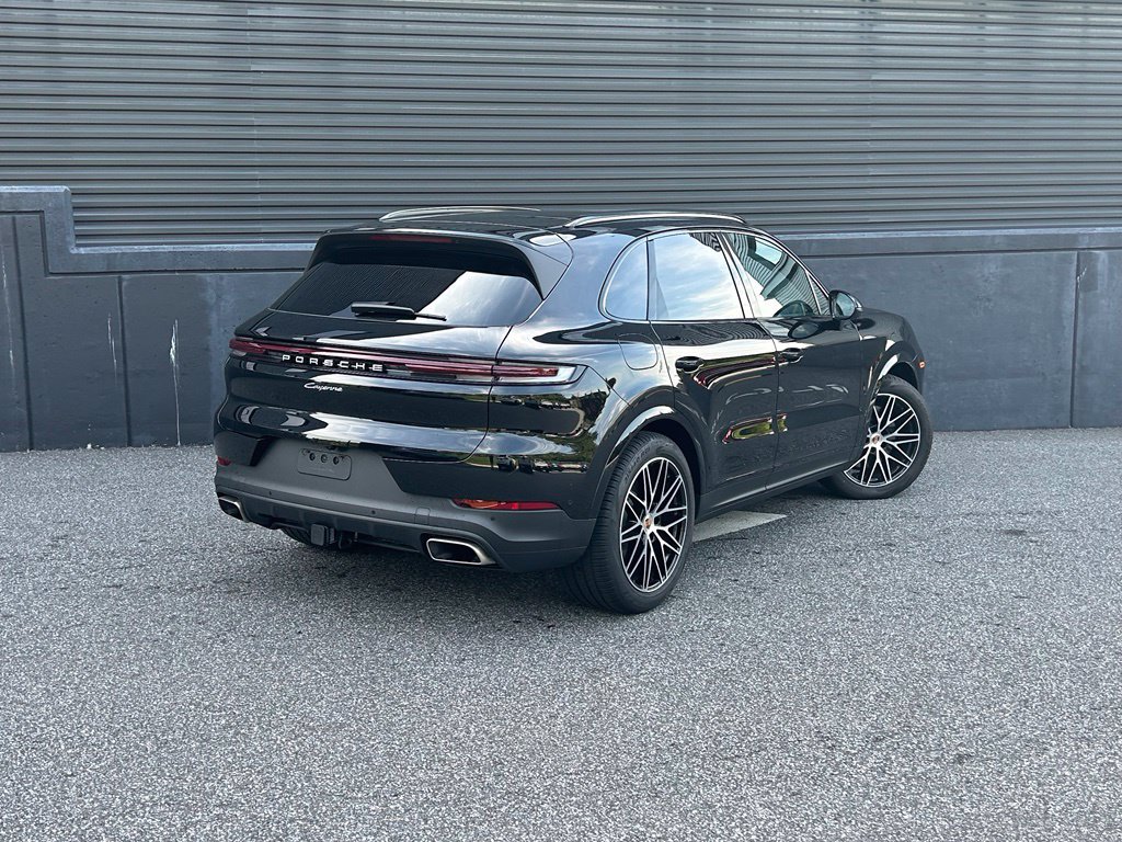 Certified 2026 Porsche Cayenne AWD/4WD image 10