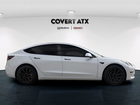 Used 2023 Tesla Model 3 Standard Range image 8