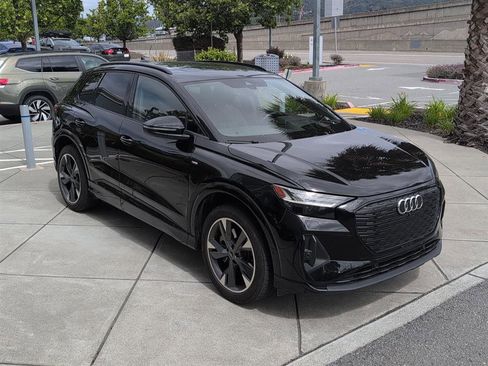 Used 2024 Audi Q4 e-tron Prestige w/ Black Optic Package image 4