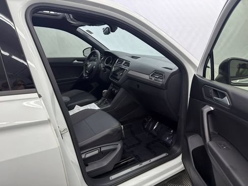 Used 2021 Volkswagen Tiguan SE R-Line FWD image 14
