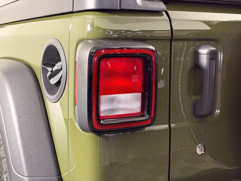 Used 2024 Jeep Wrangler Sport AWD/4WD image 8