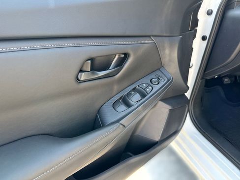 Used 2025 Nissan Sentra S image 11