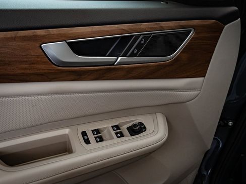 Used 2024 Volkswagen Atlas SE image 24