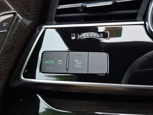 Certified 2025 Audi Q8 Premium Plus w/ Premium Plus Package AWD/4WD image 26