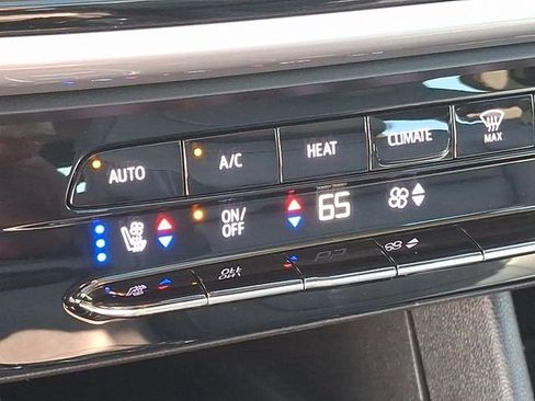 Used 2023 Chevrolet Bolt EUV Premier w/ Sun & Sound Package image 22