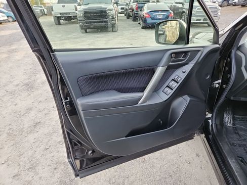 Used 2017 Subaru Forester 2.5i w/ Alloy Wheel Package image 16