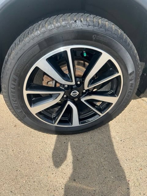 Used 2017 Nissan Rogue SL AWD/4WD image 25
