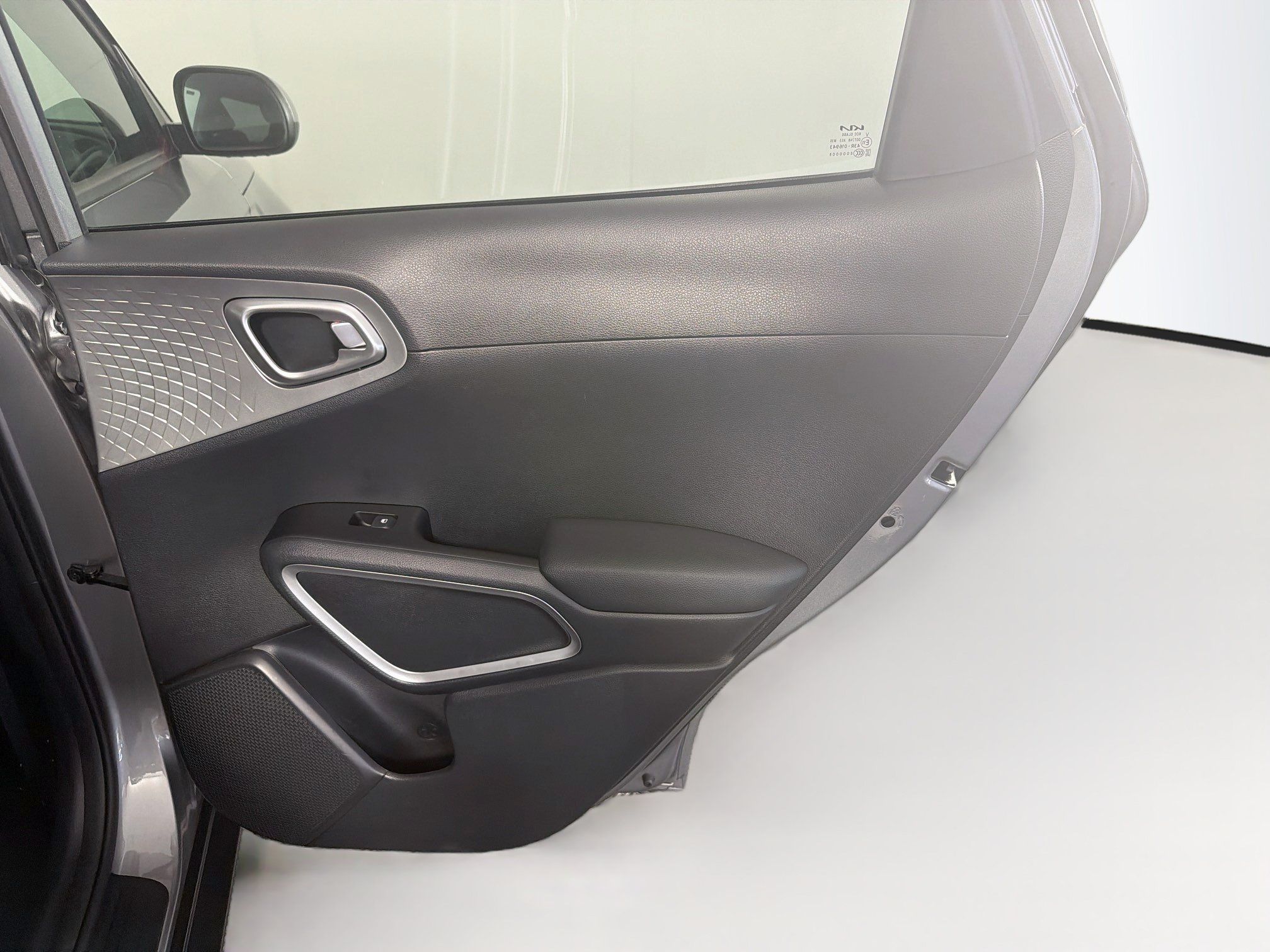 Used 2025 Kia Soul LX w/ LX Technology Package FWD image 28