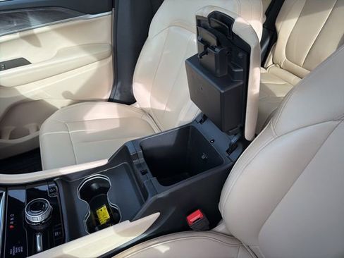 Used 2024 Jeep Grand Cherokee Limited 4xe image 22