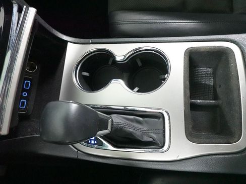 Used 2019 Jeep Grand Cherokee Altitude image 16