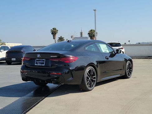New 2026 BMW M440i Coupe w/ Premium Package RWD image 3