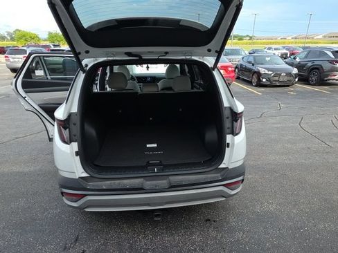 Used 2025 Hyundai Tucson Limited AWD/4WD image 8