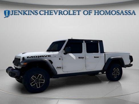 Used 2025 Jeep Gladiator Mojave w/ Convenience Group AWD/4WD image 2