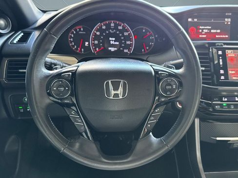 Used 2016 Honda Accord Touring image 30