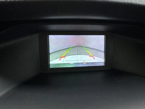 Used 2018 Ford Focus SE FWD image 2