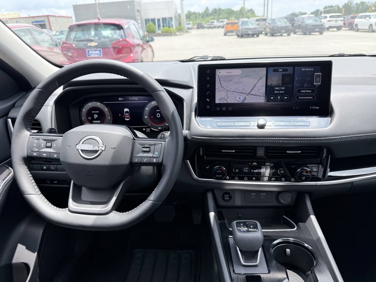 Used 2025 Nissan Rogue SL w/ SL Premium Package FWD image 10