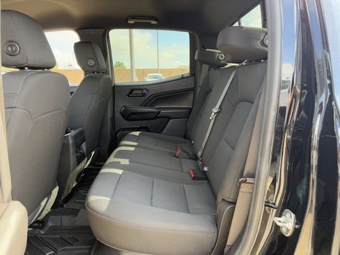 Used 2025 Chevrolet Colorado Trail Boss AWD/4WD image 28