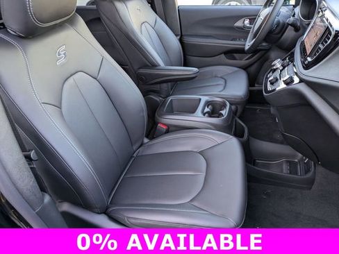 New 2026 Chrysler Pacifica Select image 30